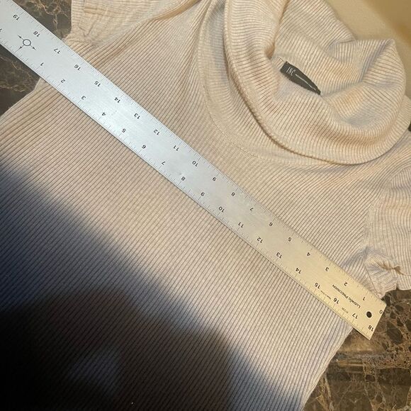 Sexy Short Sleeve Ribbed Cowl Neck Light Sweater - Picture 16 of 16